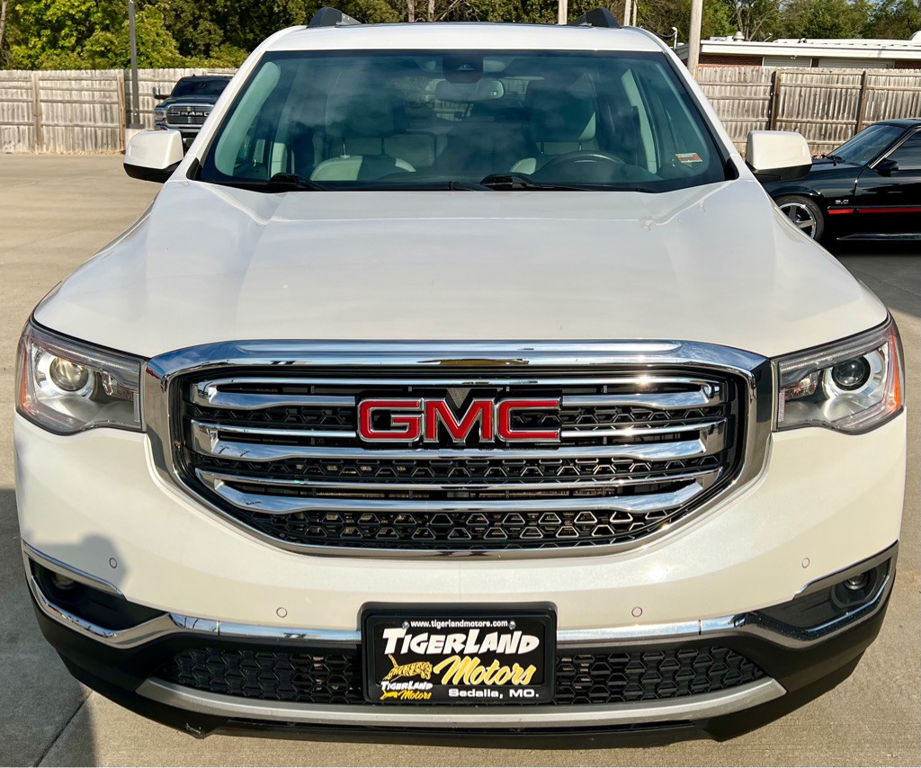 2019 GMC Acadia Image 2