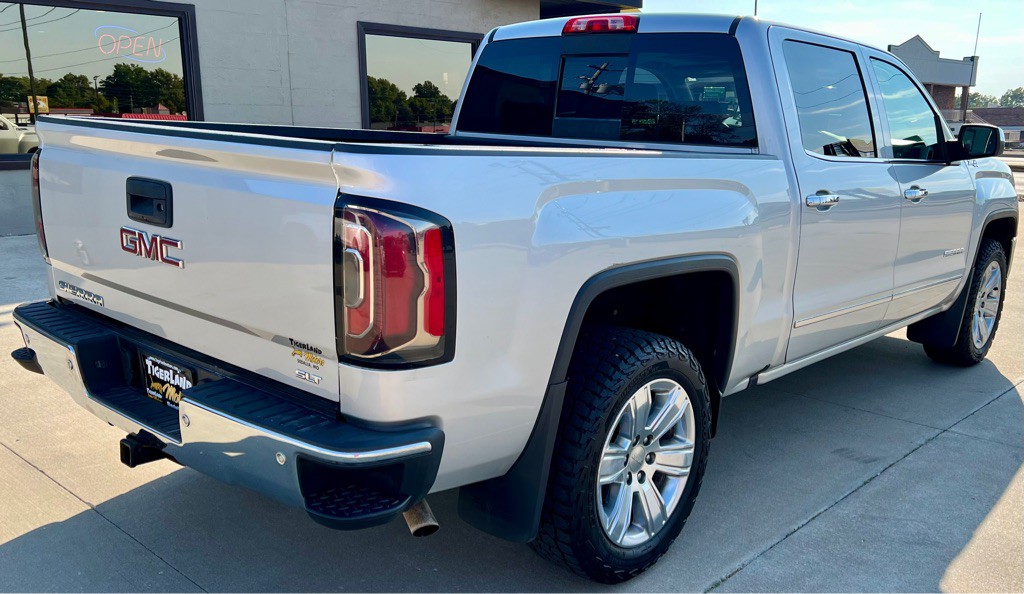 2017 GMC Sierra Image 7