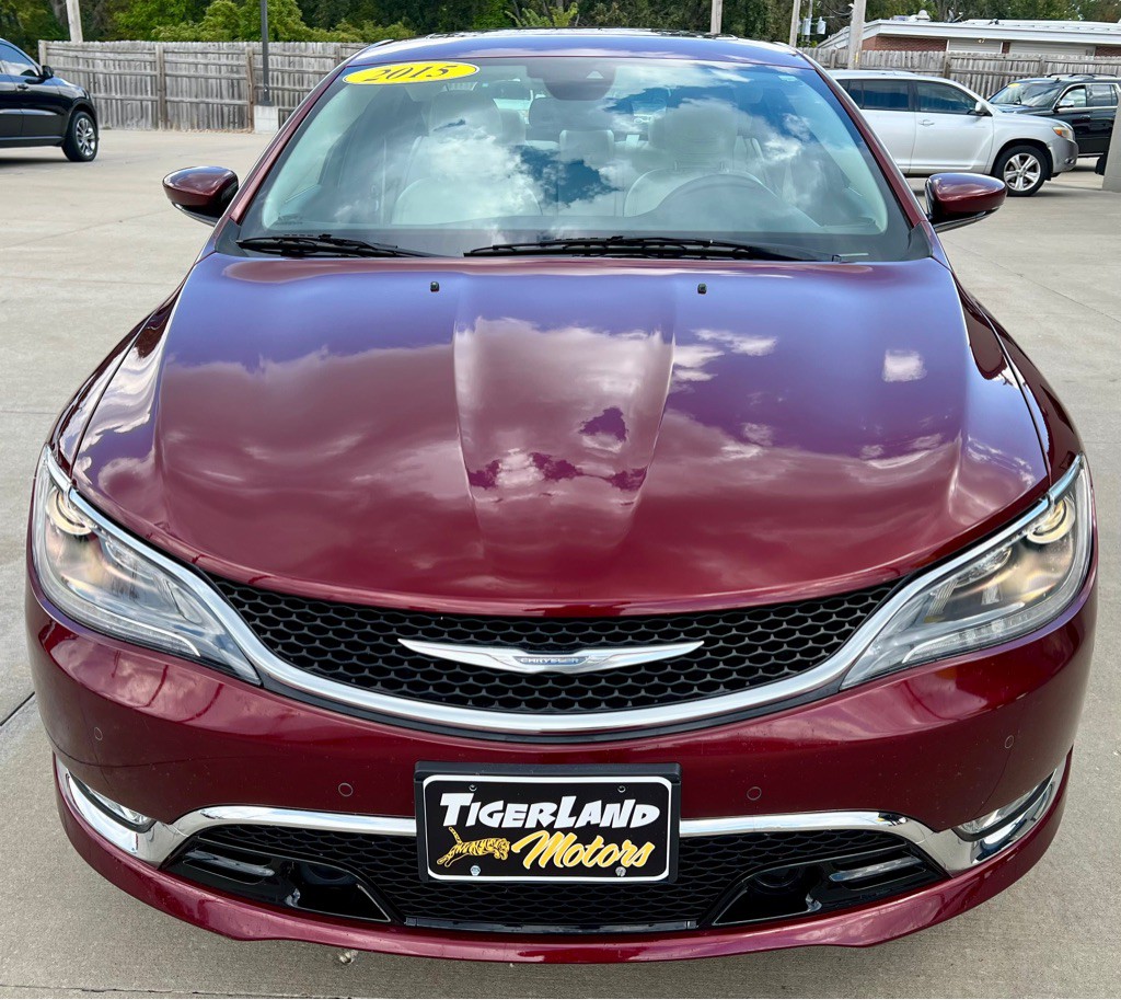 2015 Chrysler 200 Image 2