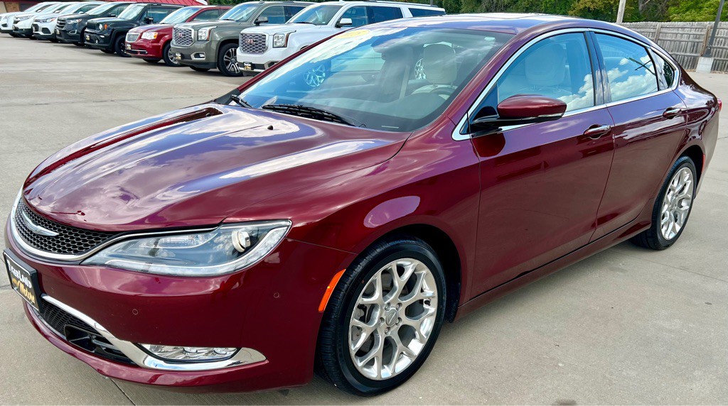 2015 Chrysler 200 Image 3