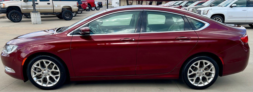 2015 Chrysler 200 Image 4