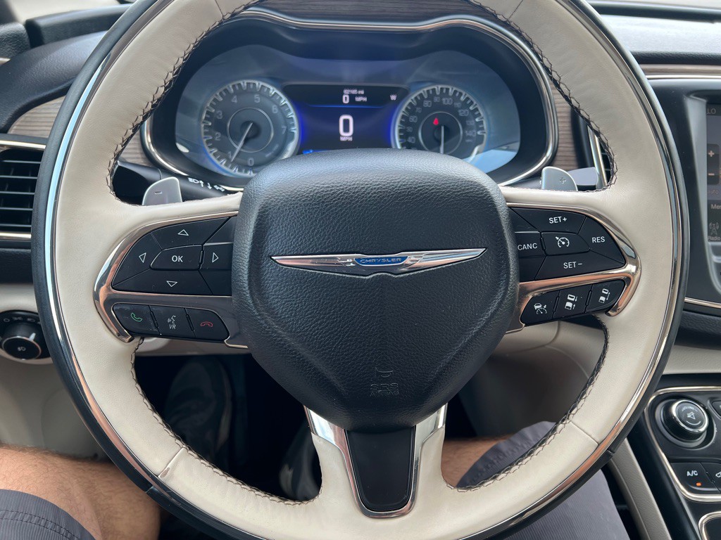2015 Chrysler 200 Image 31
