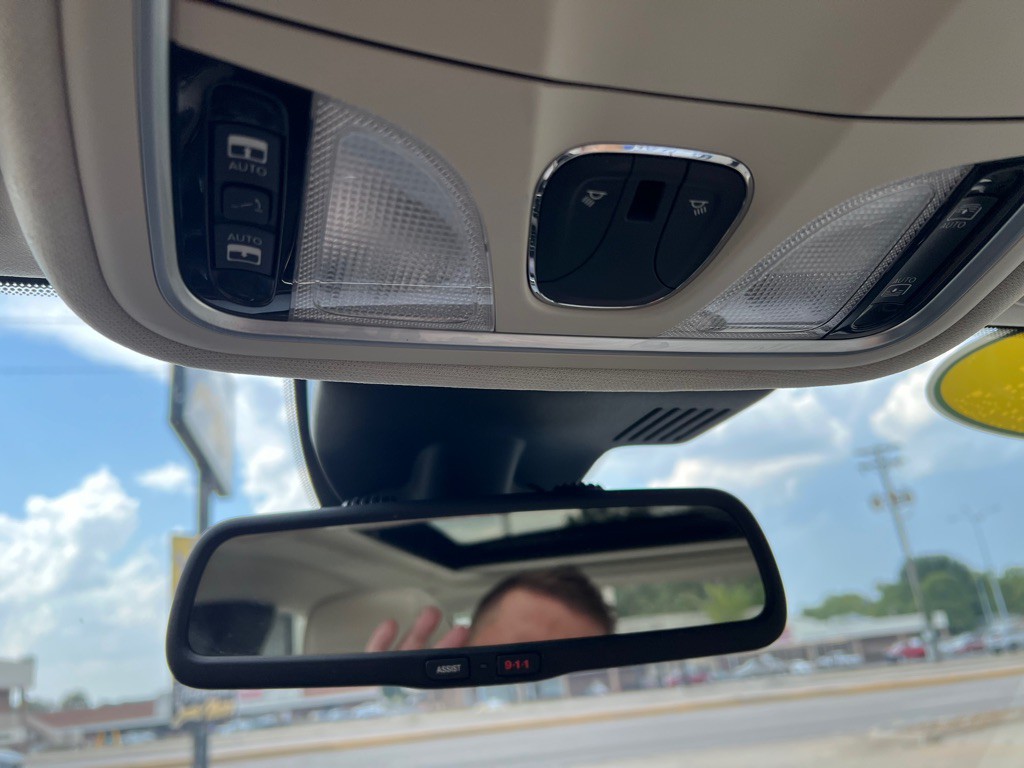 2015 Chrysler 200 Image 32