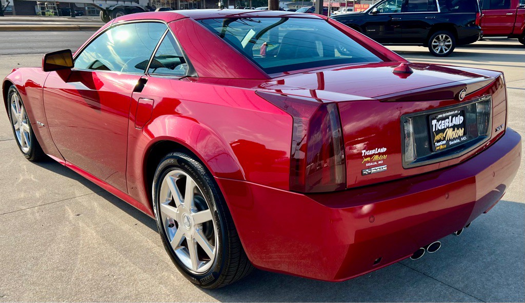 2004 Cadillac XLR Image 5