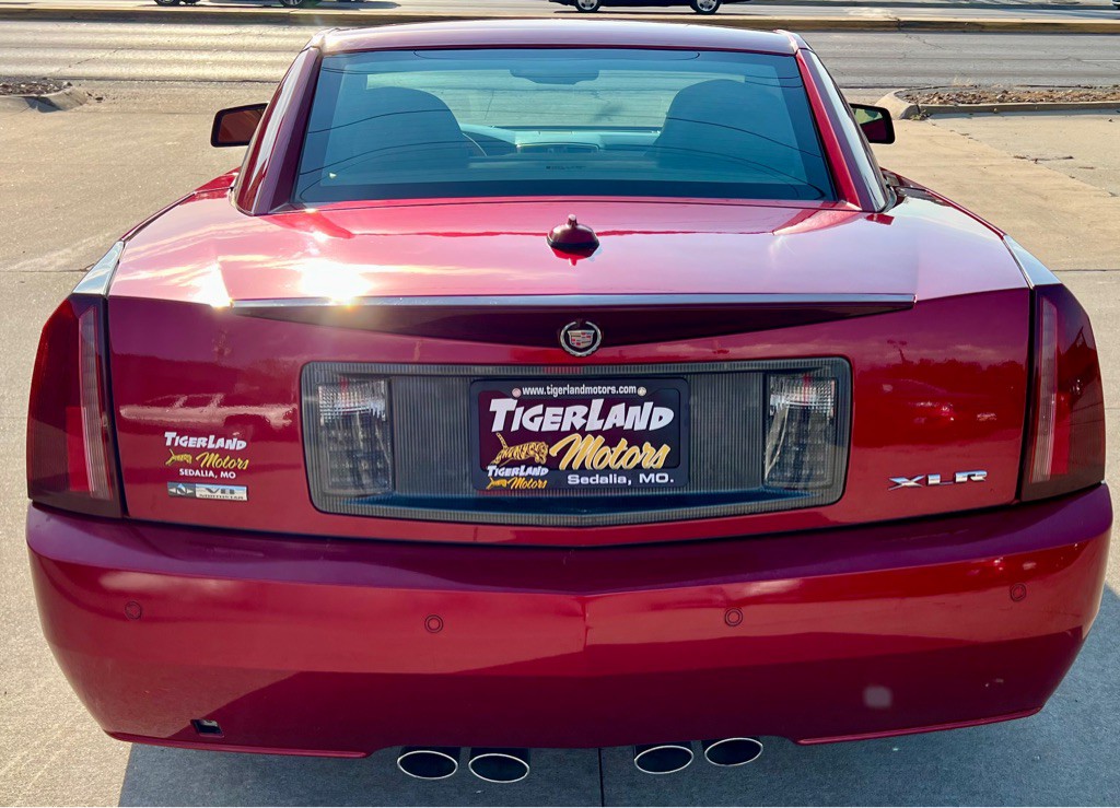 2004 Cadillac XLR Image 6