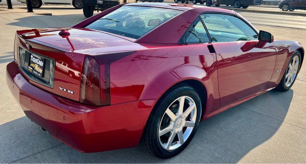 2004 Cadillac XLR Image 7