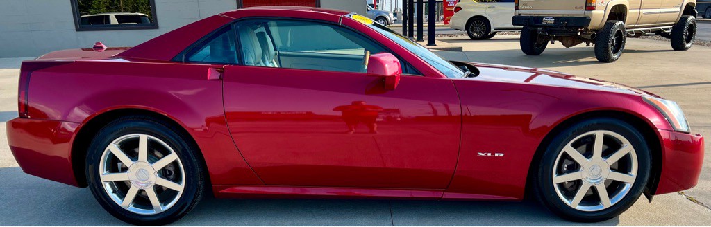 2004 Cadillac XLR Image 8