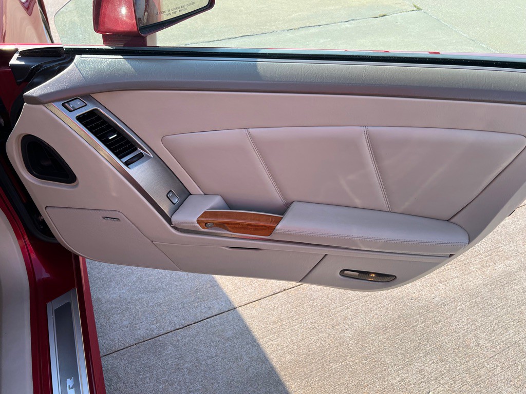 2004 Cadillac XLR Image 9
