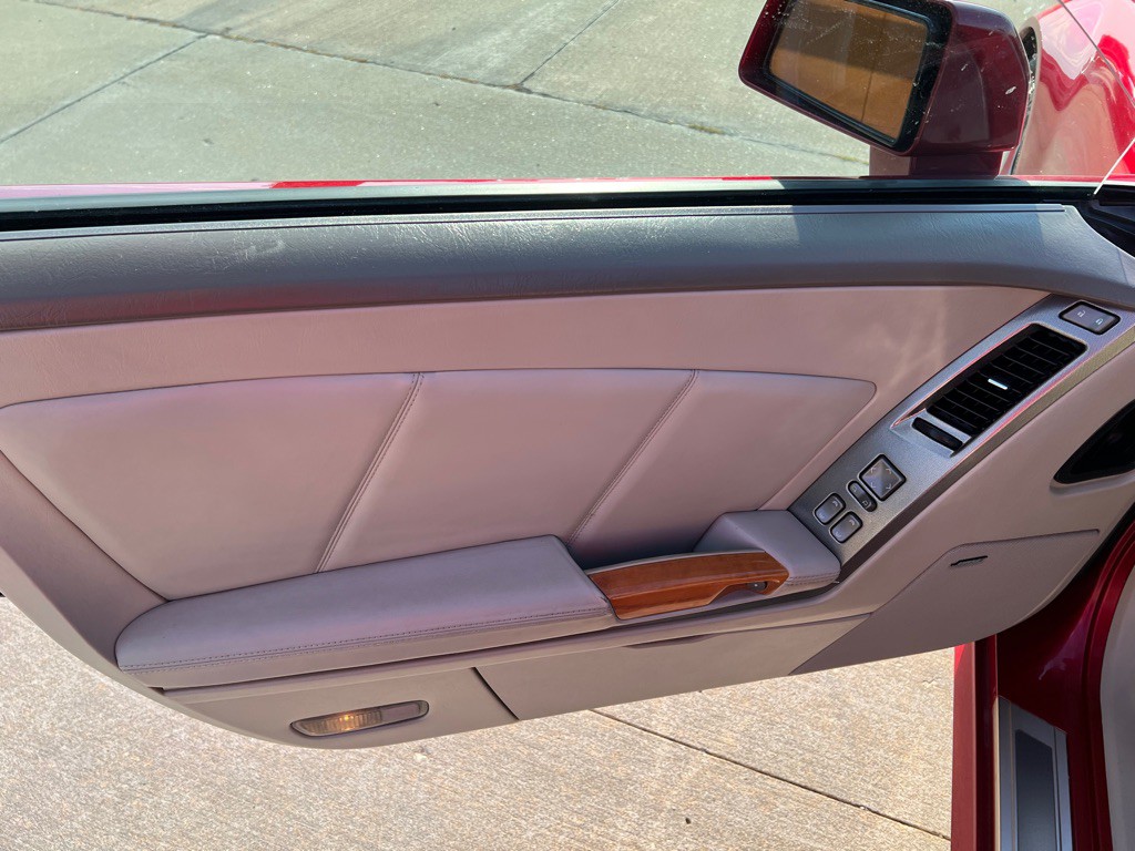 2004 Cadillac XLR Image 15