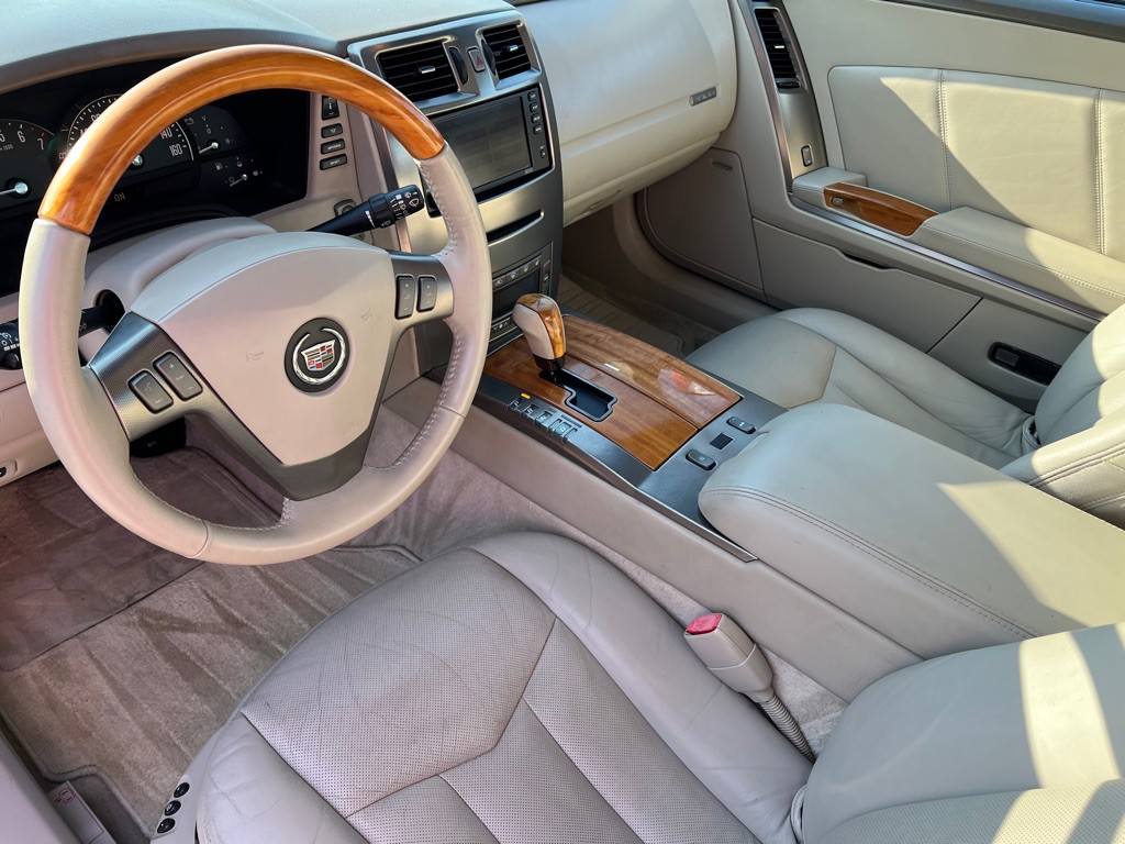2004 Cadillac XLR Image 17