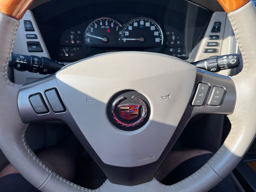2004 Cadillac XLR Image 23