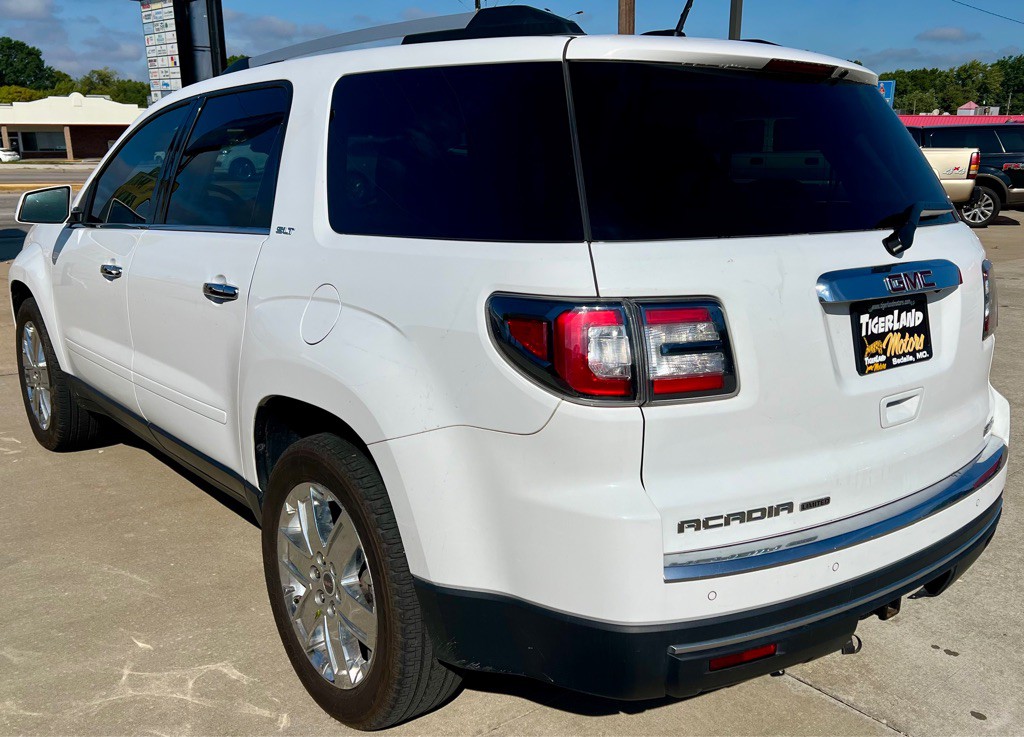 2017 GMC Acadia Image 4