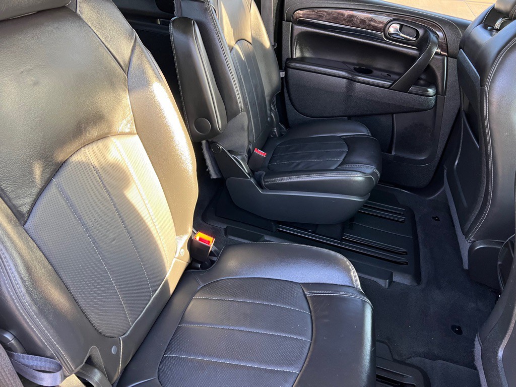 2015 Buick Enclave Image 18