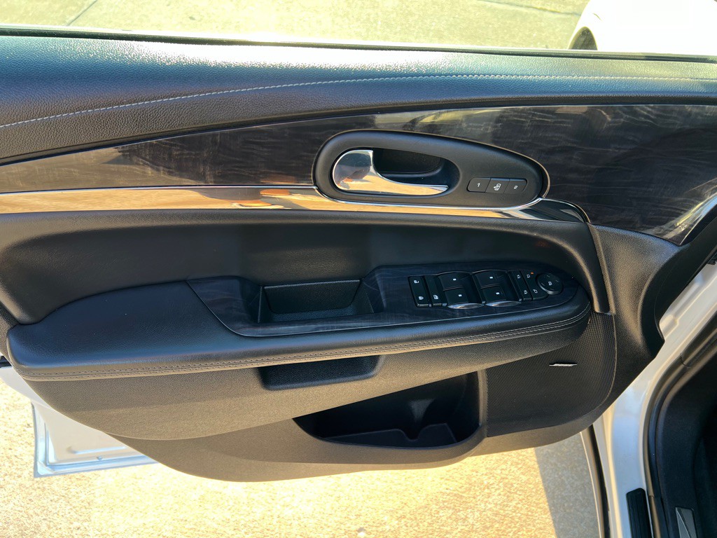 2015 Buick Enclave Image 25