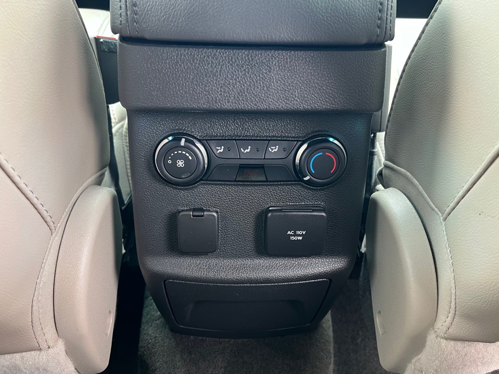 2013 Ford Explorer Image 18