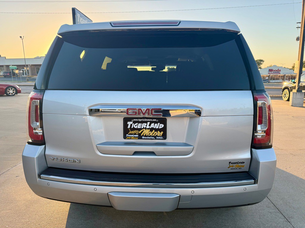 2017 GMC Yukon Image 6