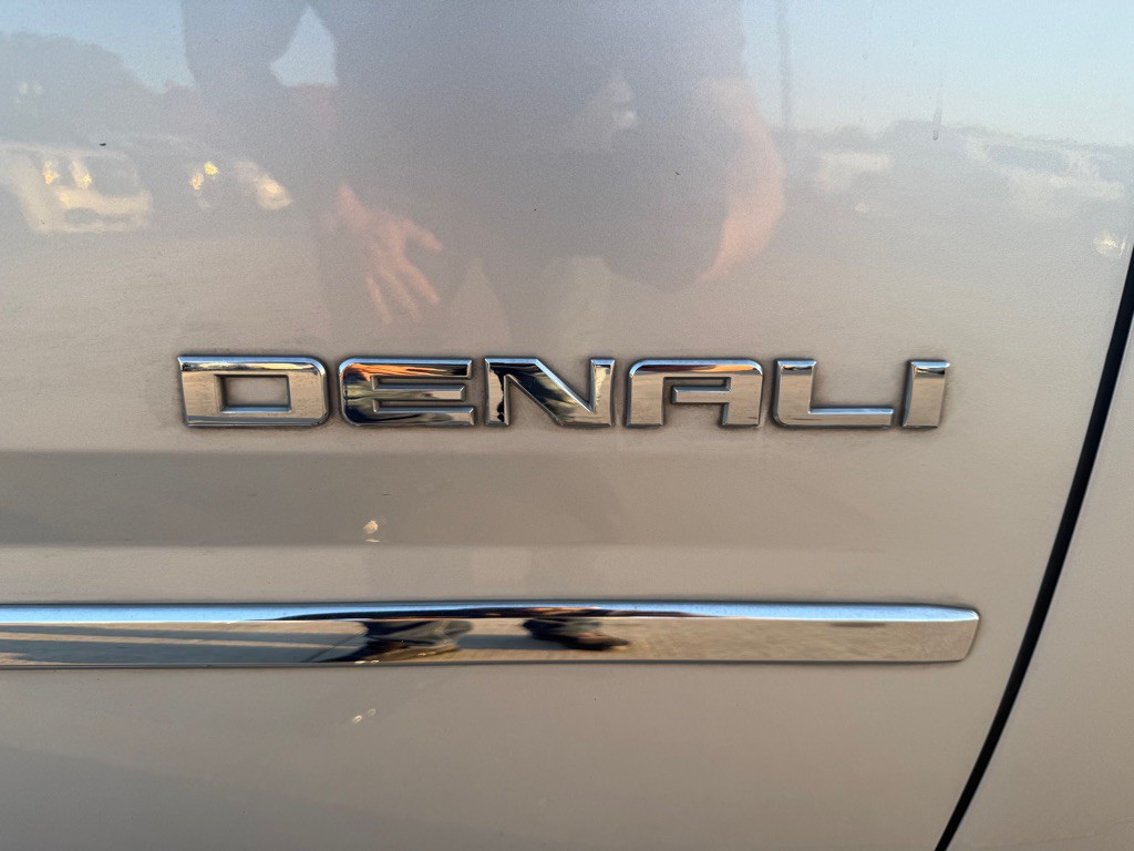 2017 GMC Yukon Image 11