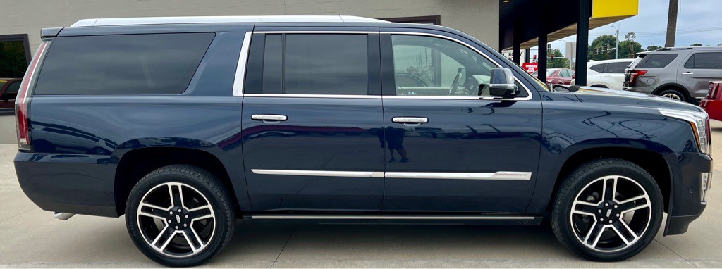 2017 Cadillac Escalade Image 8