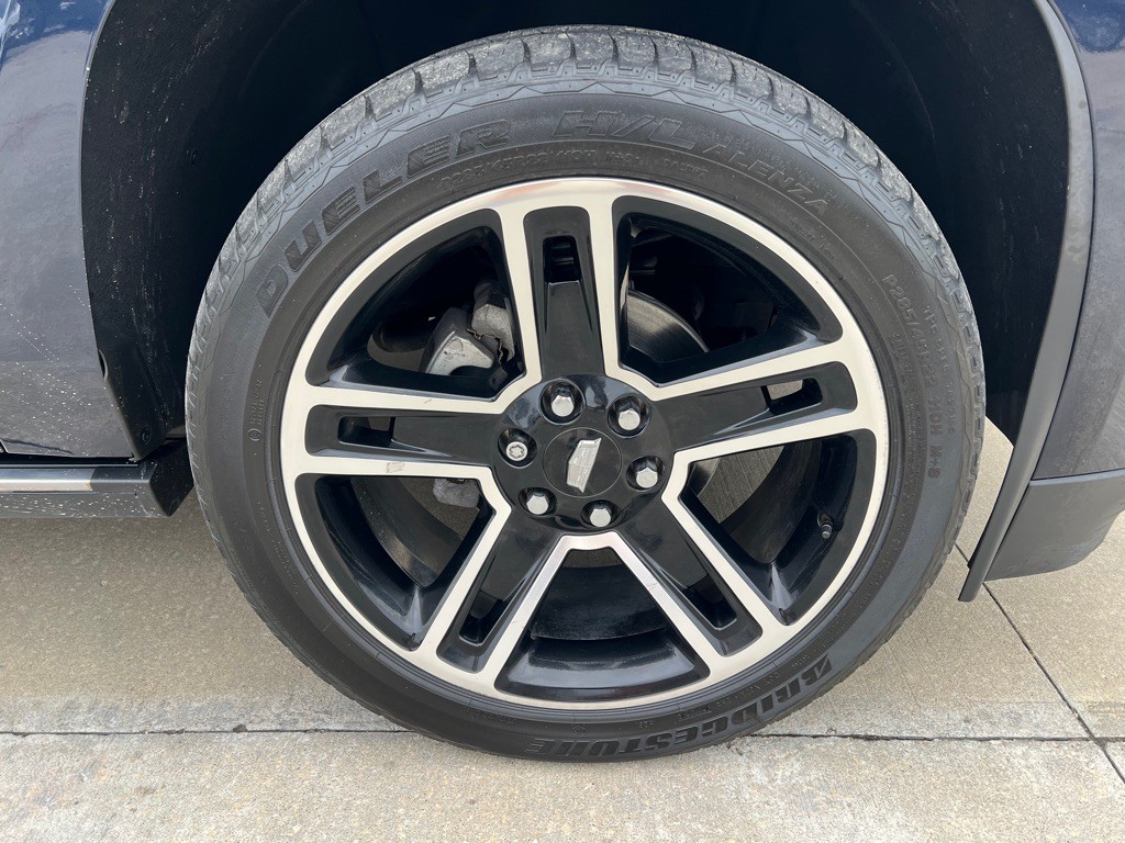 2017 Cadillac Escalade Image 9