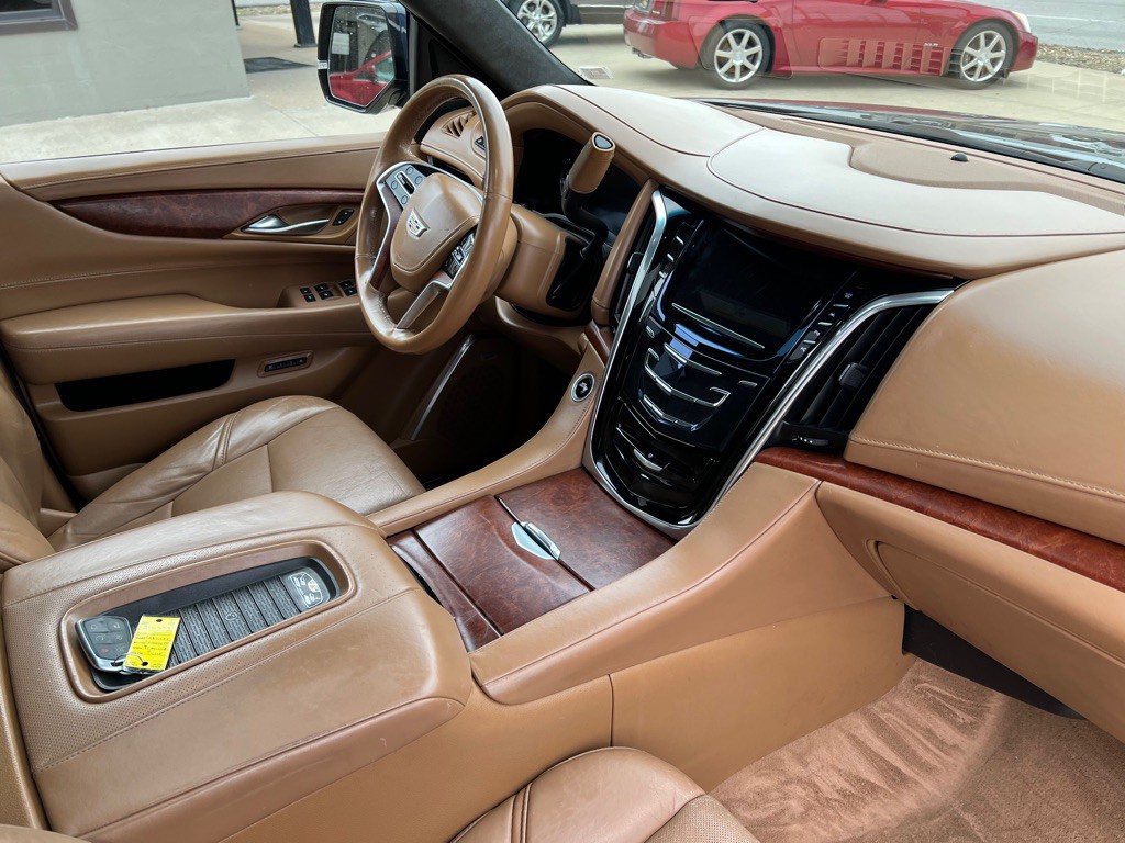 2017 Cadillac Escalade Image 15