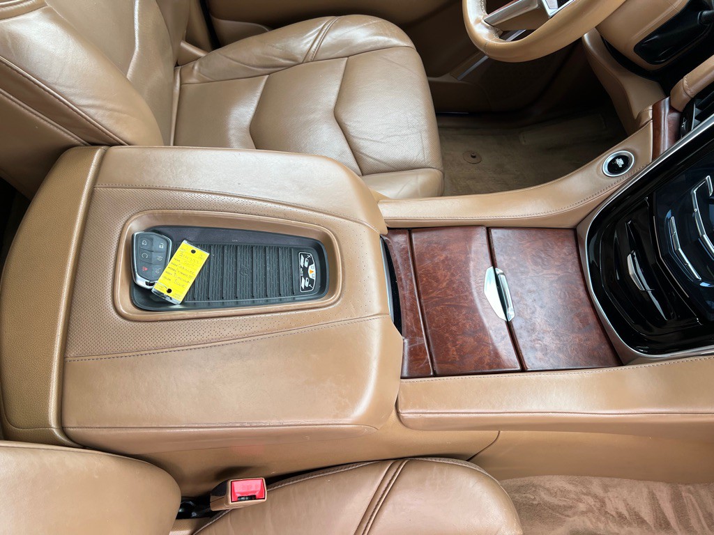 2017 Cadillac Escalade Image 17