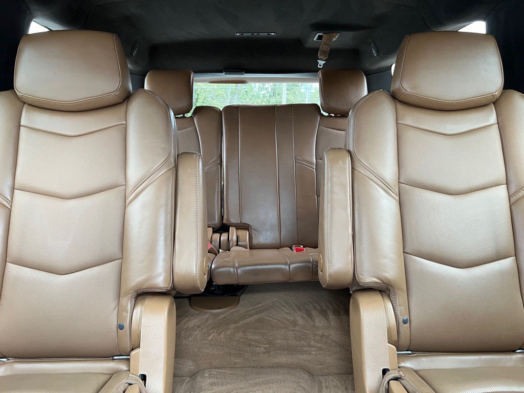 2017 Cadillac Escalade Image 18