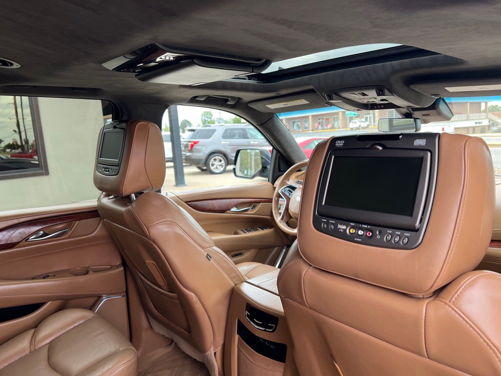 2017 Cadillac Escalade Image 22