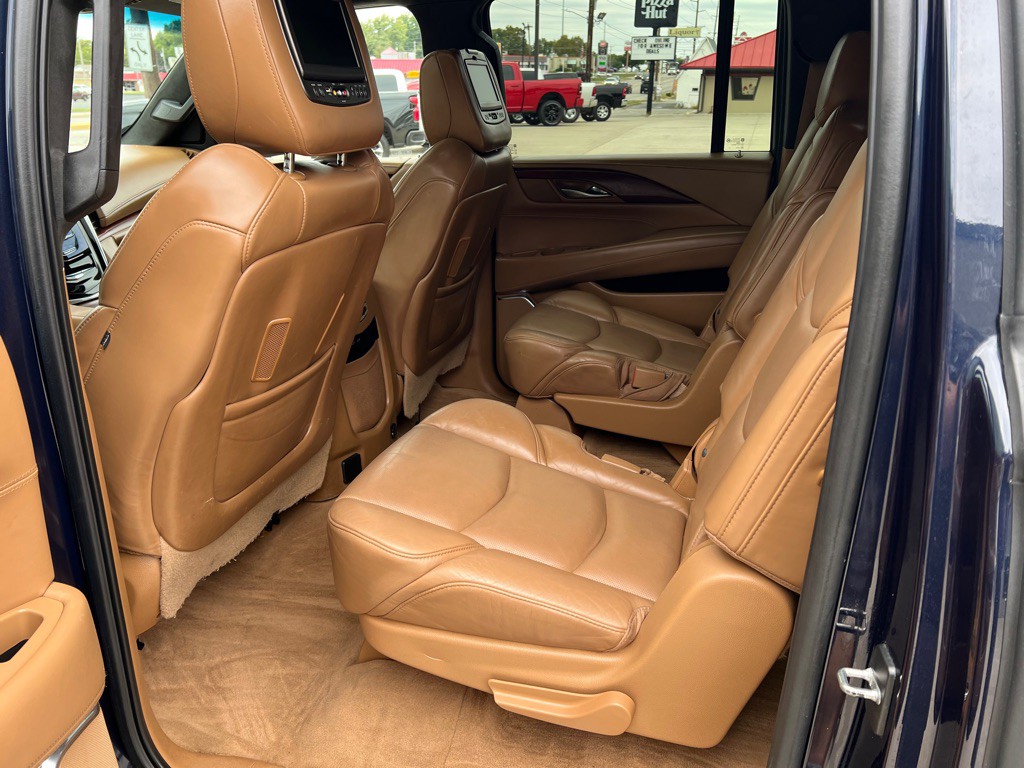 2017 Cadillac Escalade Image 29