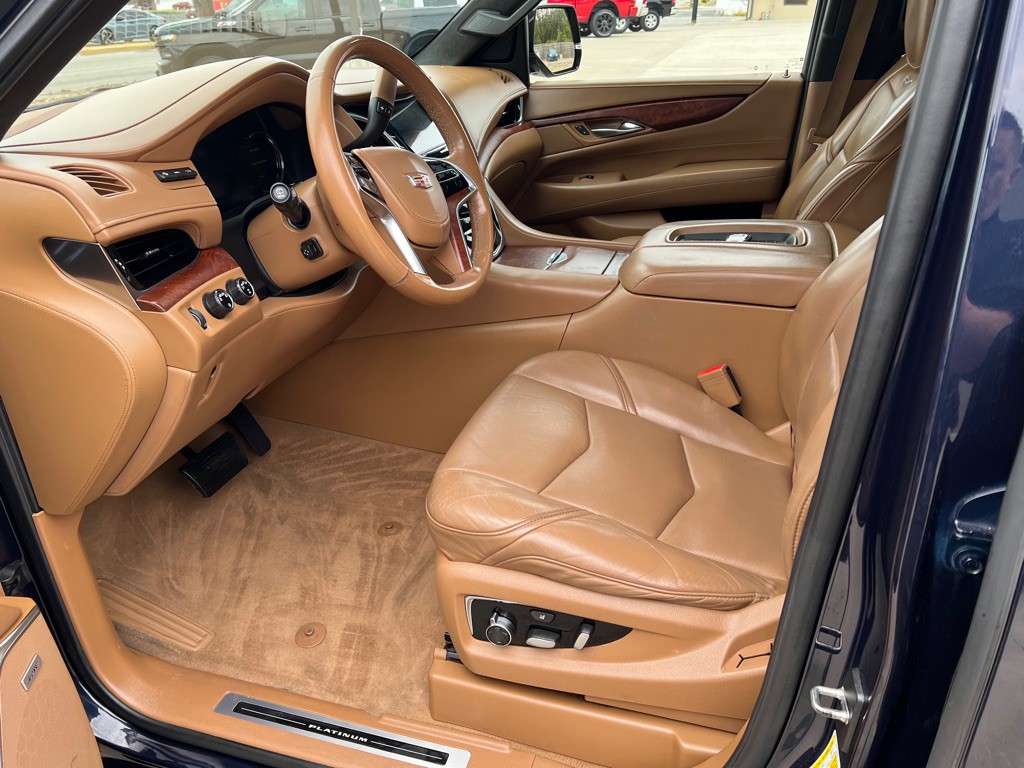2017 Cadillac Escalade Image 30