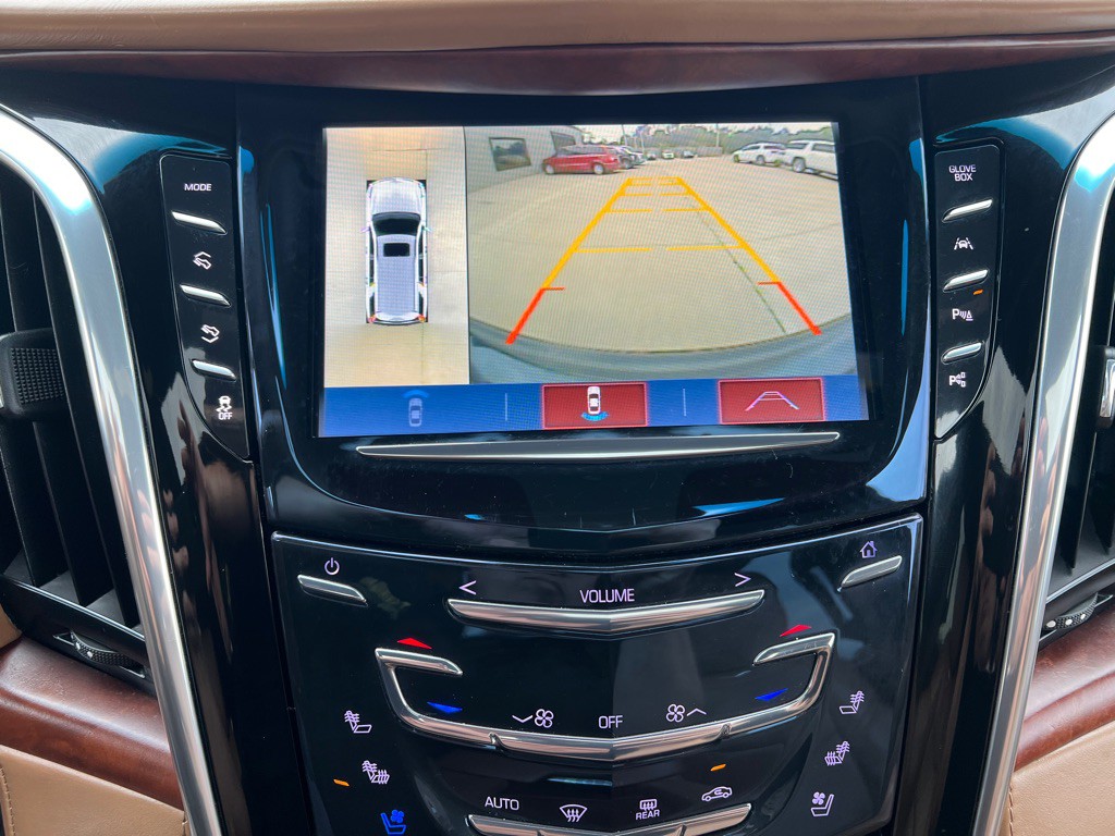 2017 Cadillac Escalade Image 38
