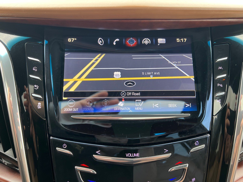 2017 Cadillac Escalade Image 39