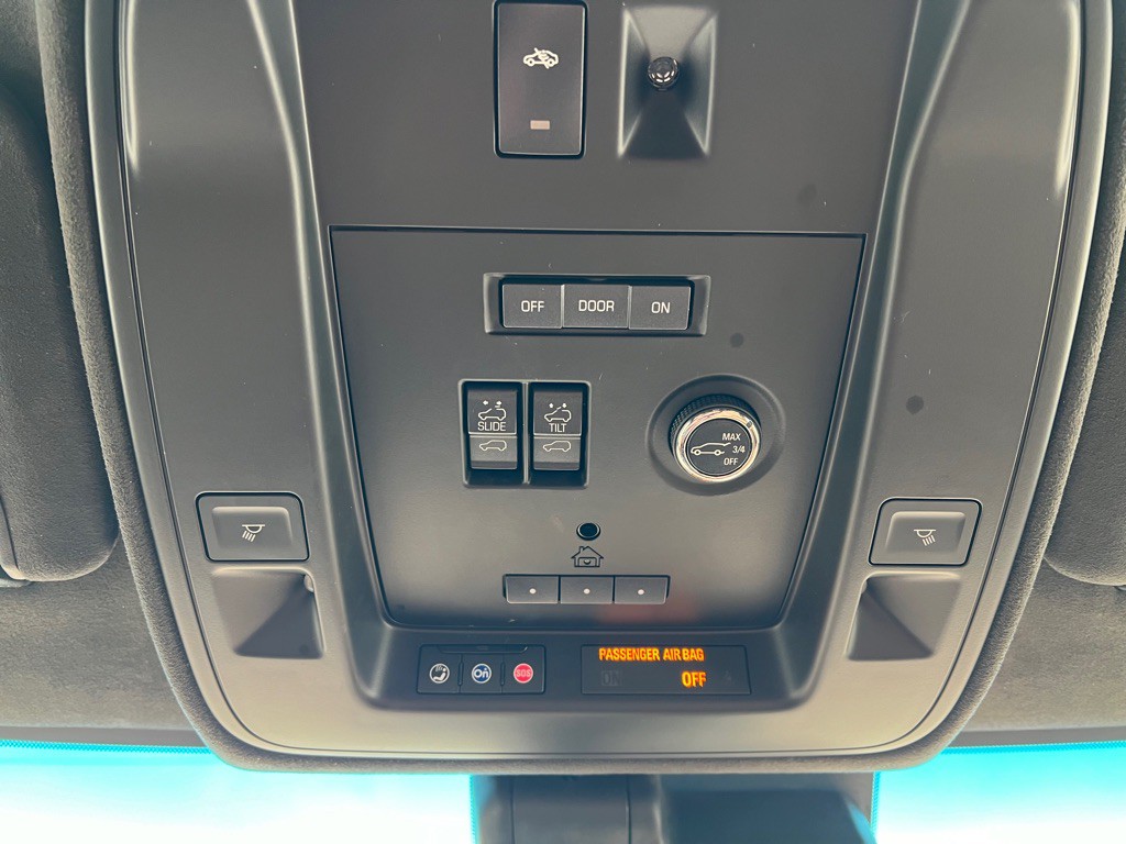2017 Cadillac Escalade Image 40