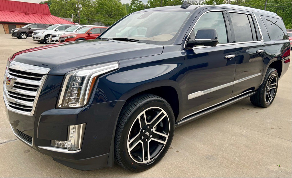 2017 Cadillac Escalade Image 3
