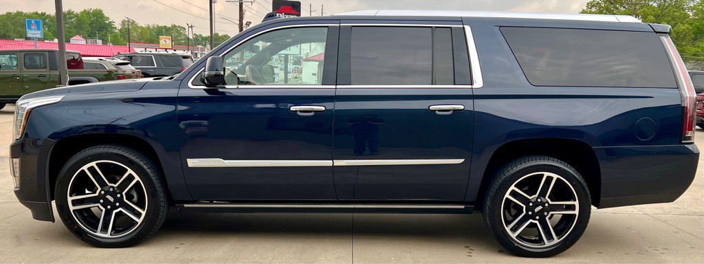 2017 Cadillac Escalade Image 4