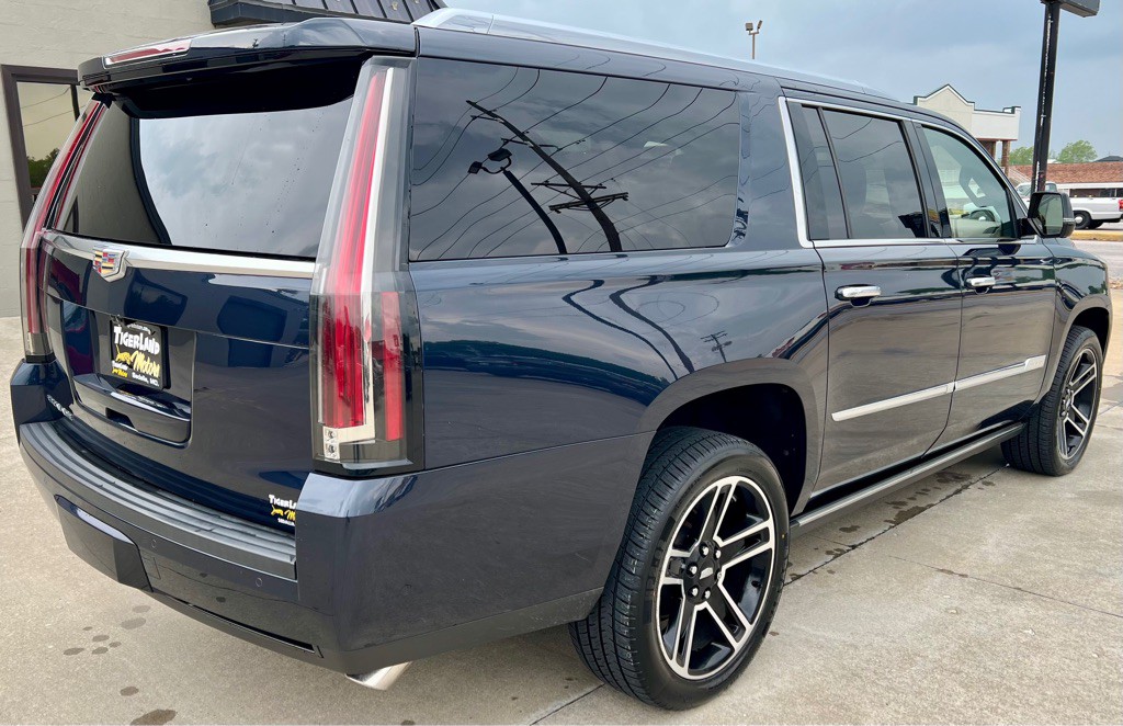 2017 Cadillac Escalade Image 7