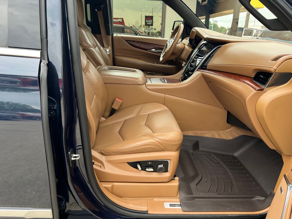 2017 Cadillac Escalade Image 13