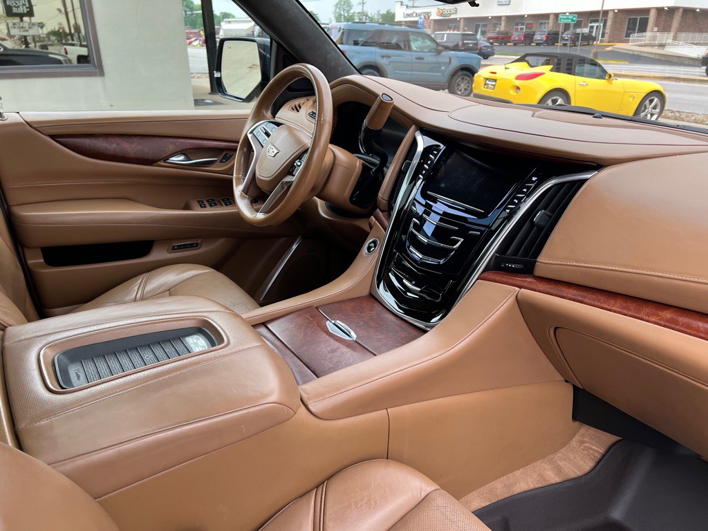 2017 Cadillac Escalade Image 15