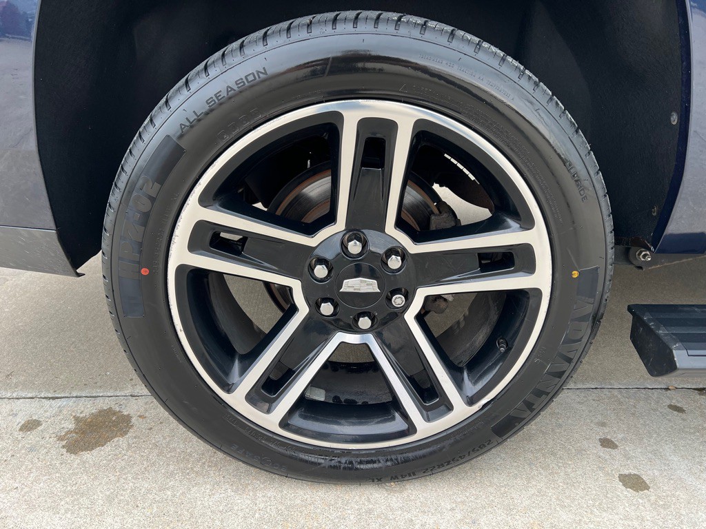 2017 Cadillac Escalade Image 18