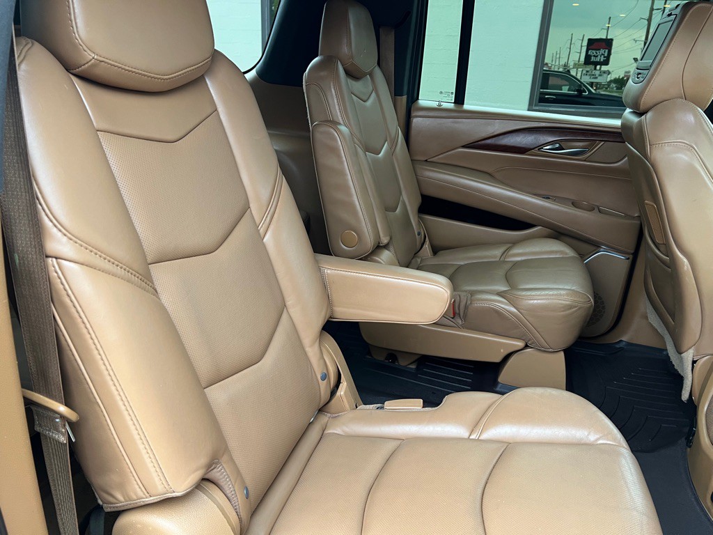 2017 Cadillac Escalade Image 20