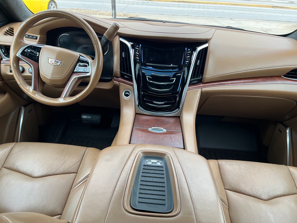 2017 Cadillac Escalade Image 23