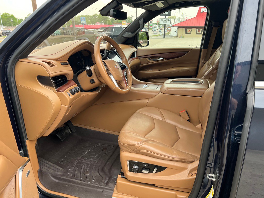 2017 Cadillac Escalade Image 26