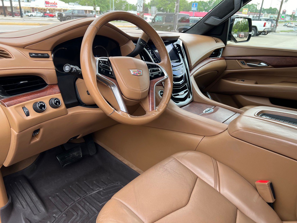 2017 Cadillac Escalade Image 28
