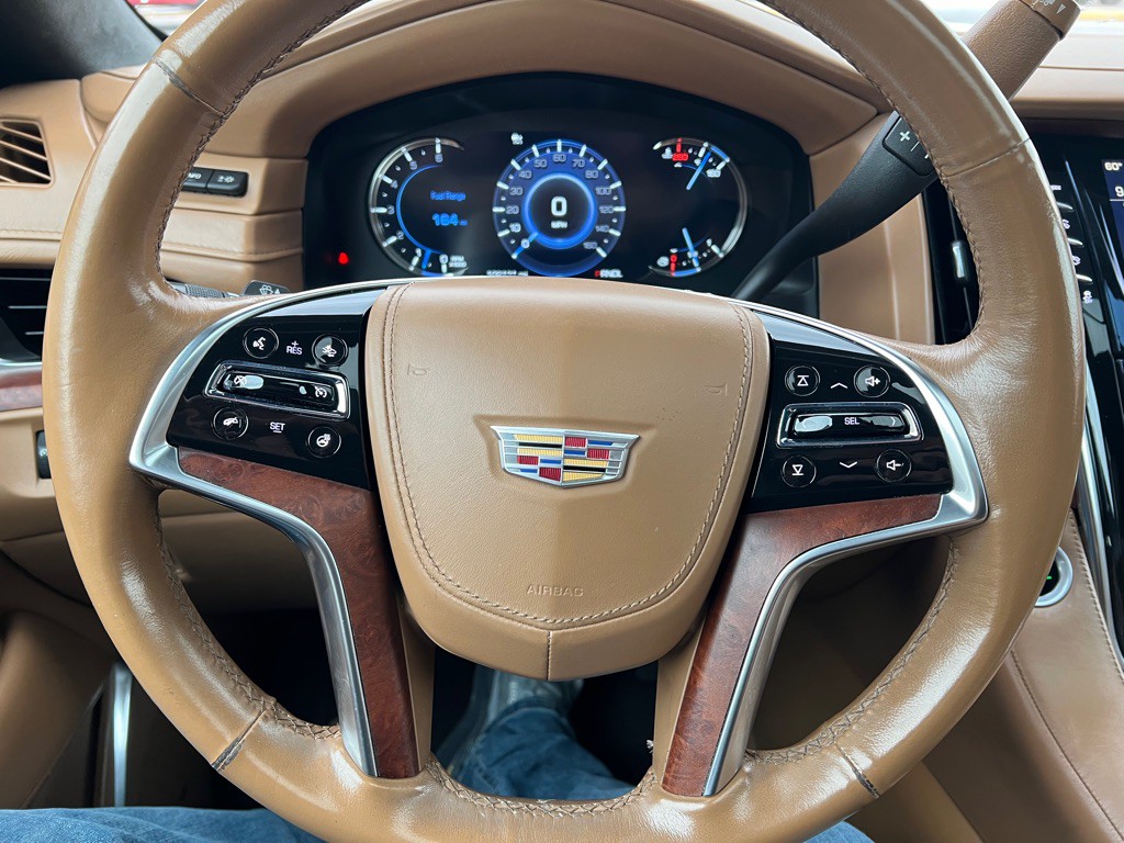 2017 Cadillac Escalade Image 31