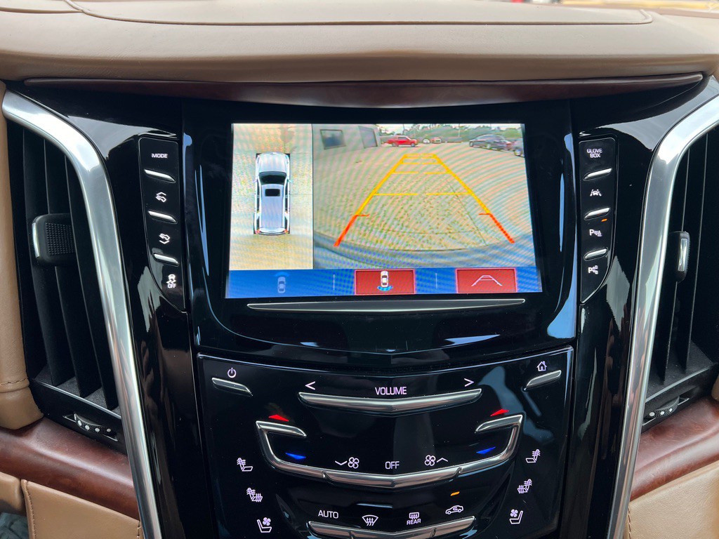 2017 Cadillac Escalade Image 34