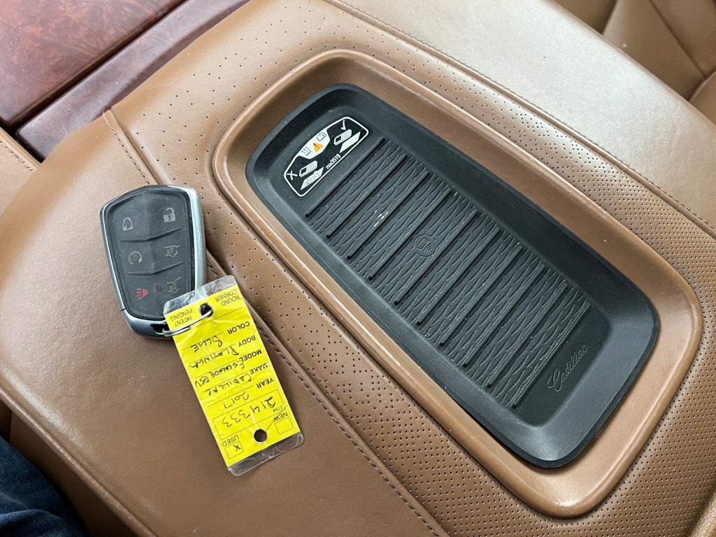 2017 Cadillac Escalade Image 36