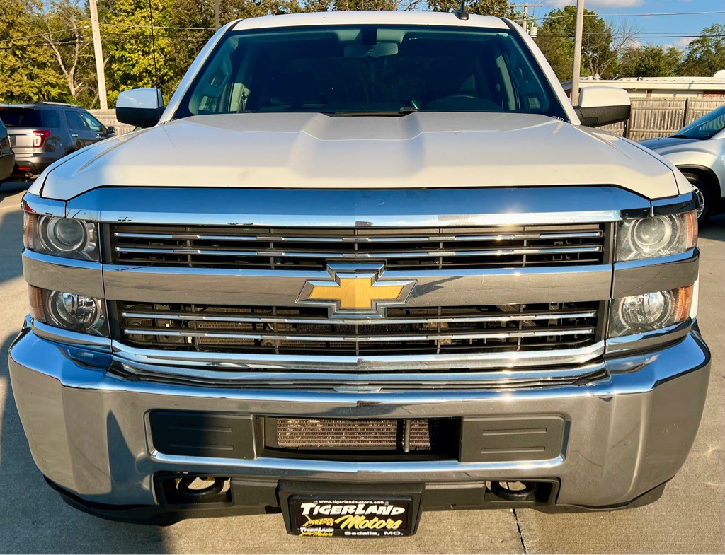 2015 Chevrolet Silverado 1500 Image 2