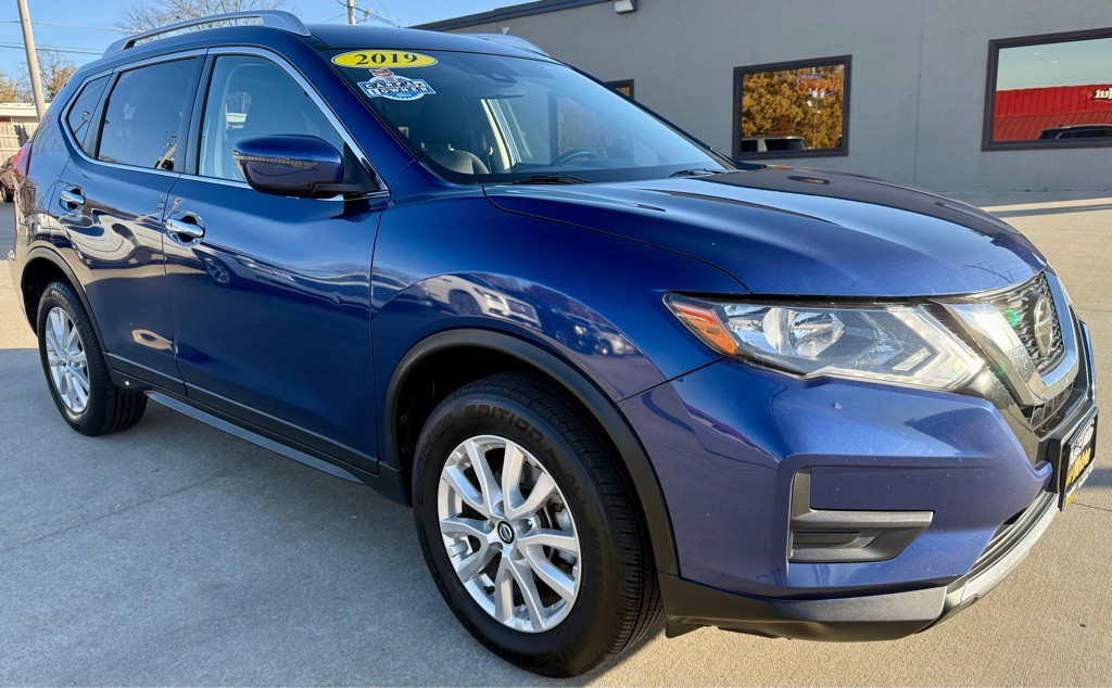 2019 Nissan Rogue Image 1