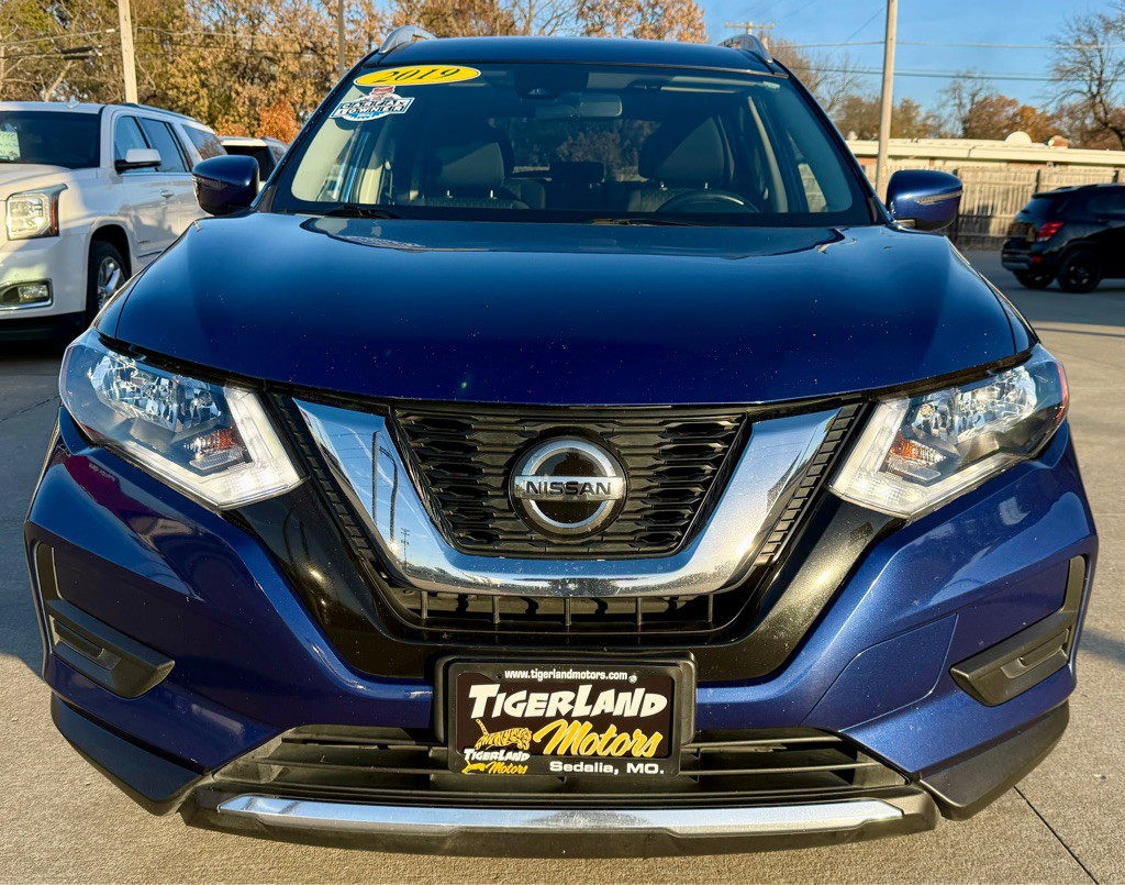 2019 Nissan Rogue Image 2