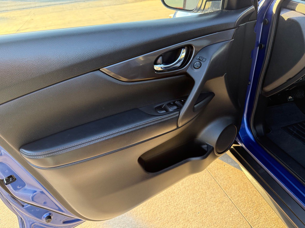 2019 Nissan Rogue Image 12