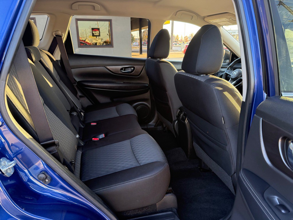 2019 Nissan Rogue Image 16